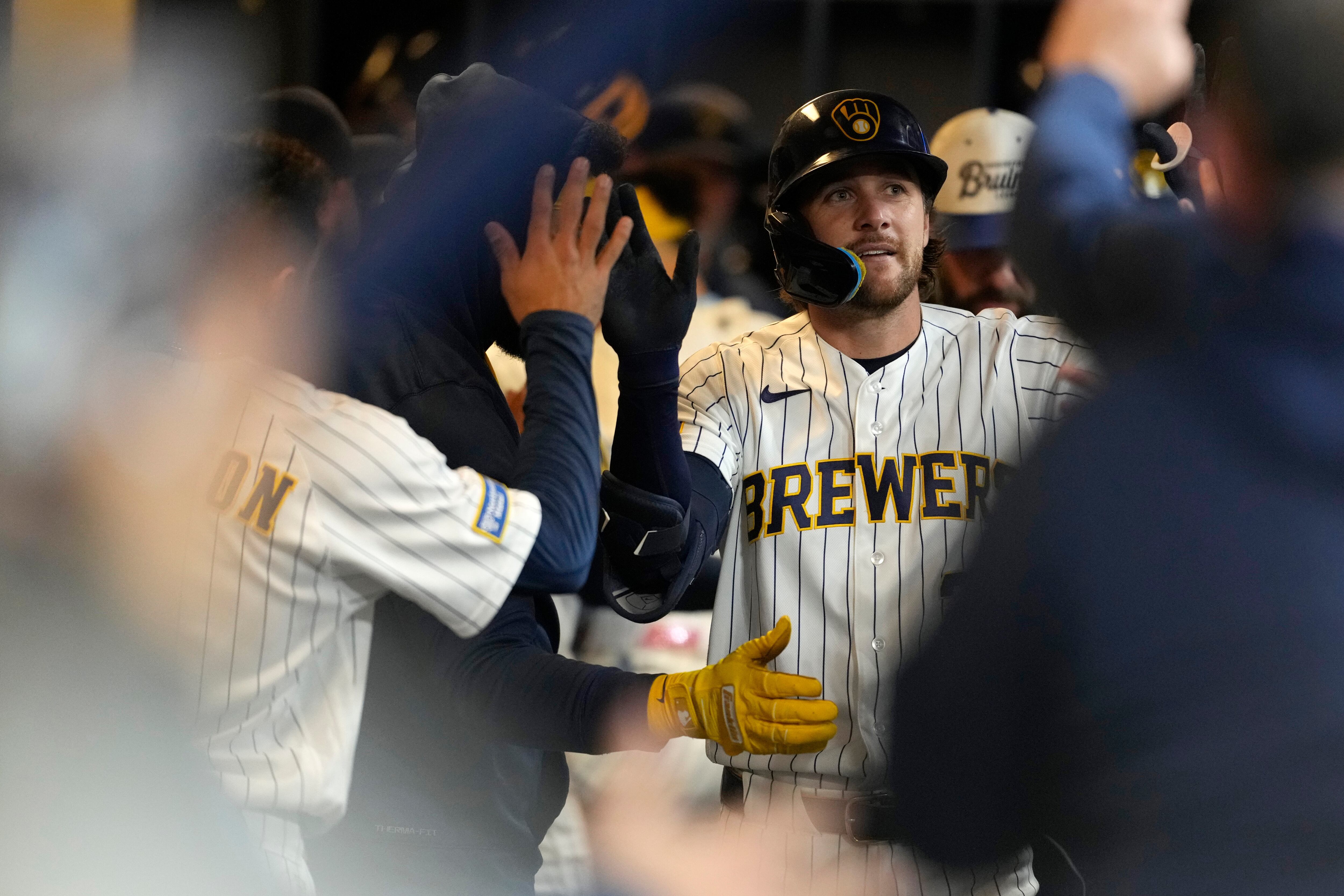 Turang’s Go-Ahead Home Run Lifts Brewers Over Cardinals
