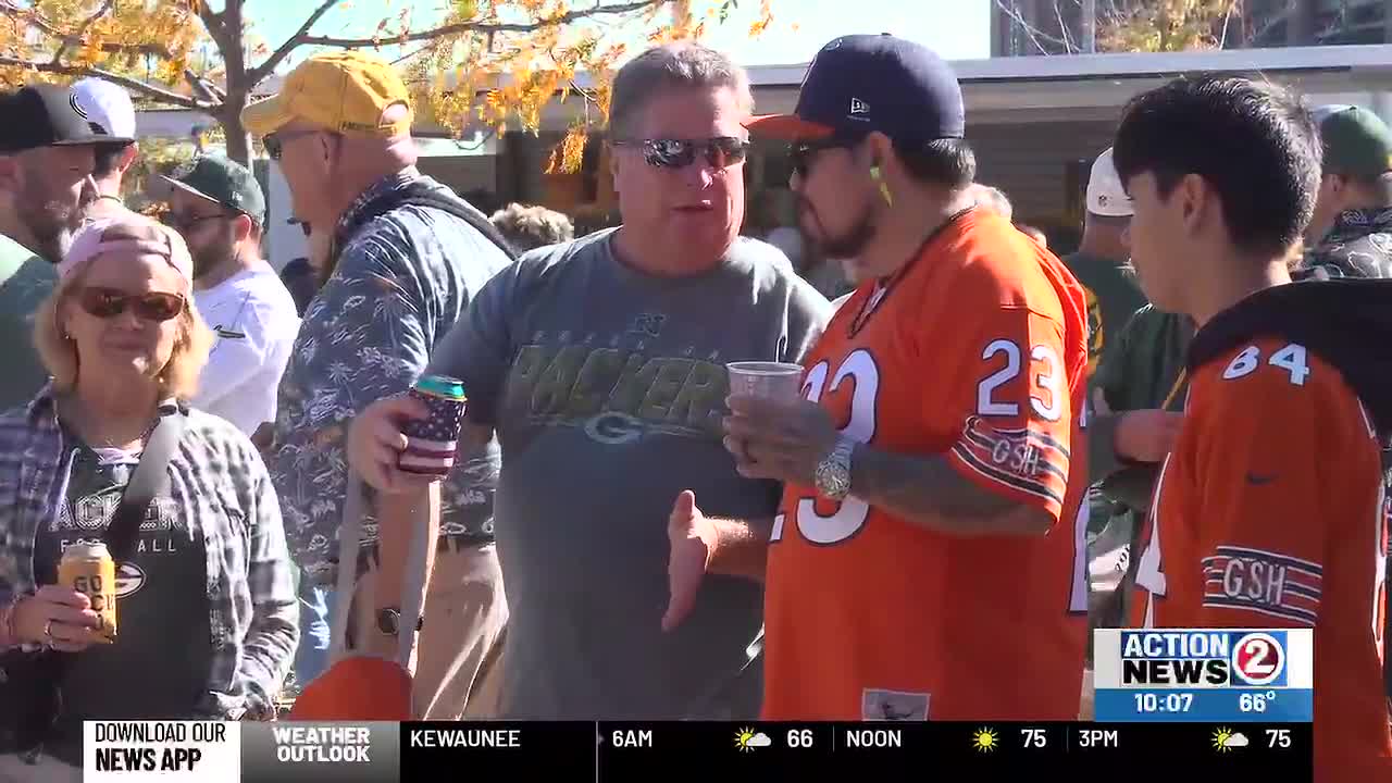 Packers and Bears Fans Converge for Historic Rivalry Game at Lambeau Field