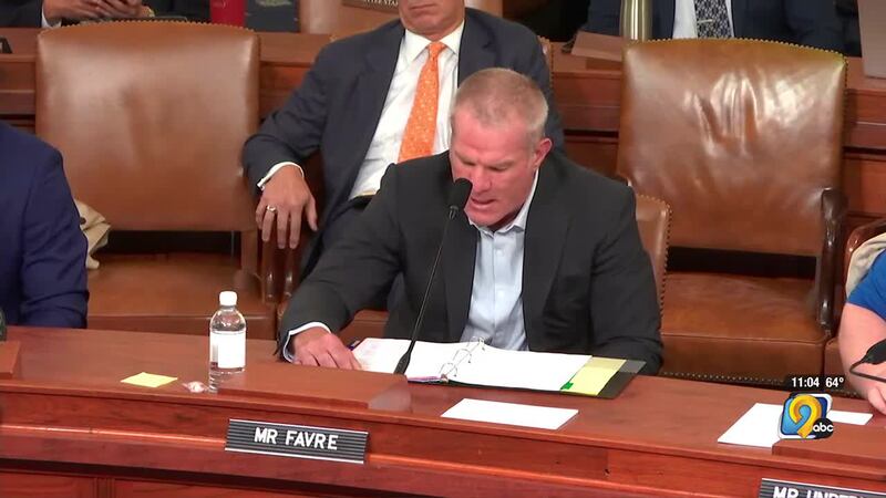 Former Packers quaterback Brett Favre is revealing that he has Parkinsons.