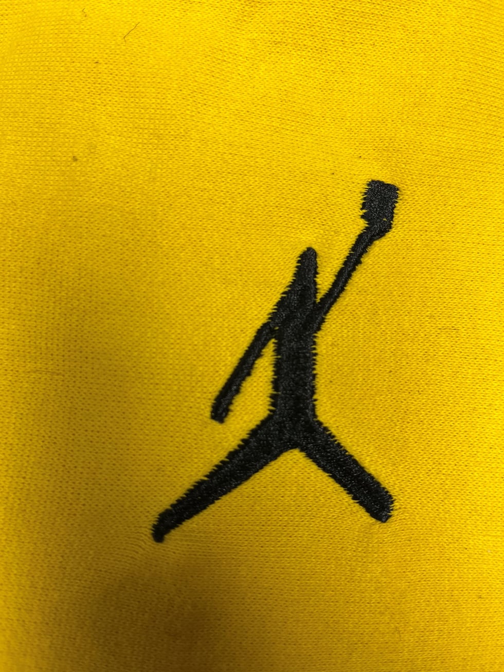 Un hombre de Kewaunee se comunicó con Consumer First Alert después de recibir esta sudadera que ordenó...