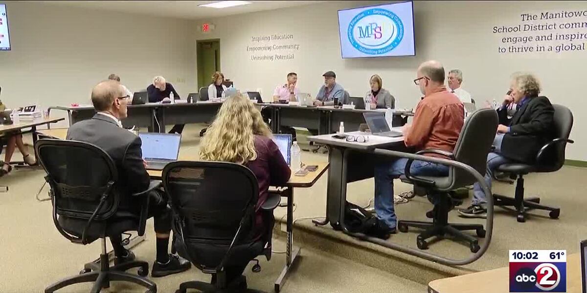 Manitowoc school board discusses student meal program