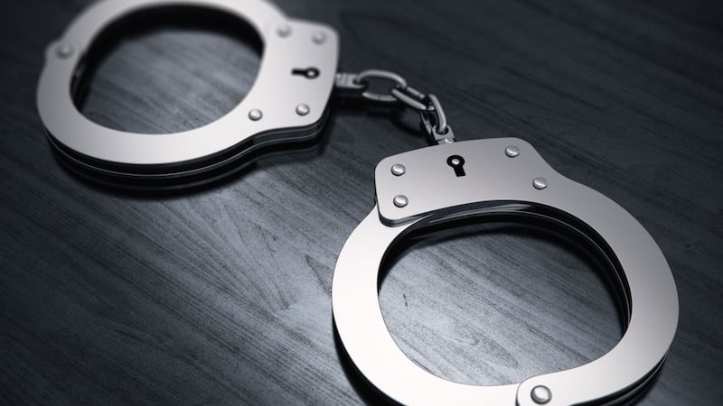 Handcuffs (generic)