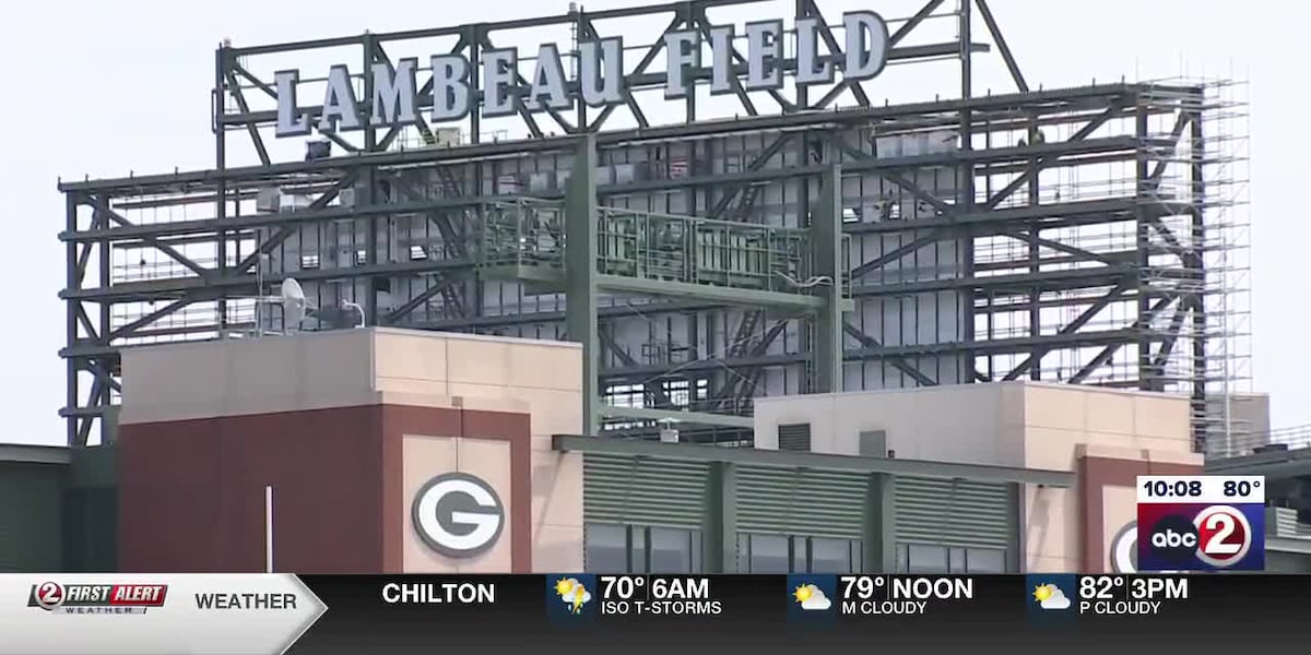 Stadium board clears way for Badgers hockey event at Lambeau Field