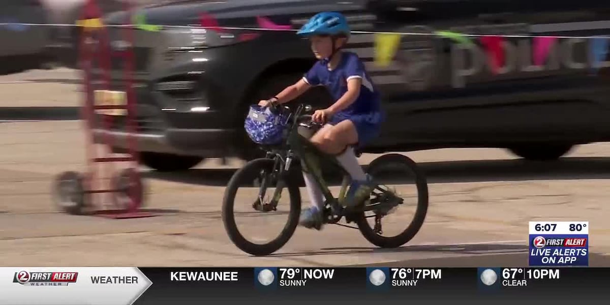 De Pere police host Bike Safety Rodeo for young bicyclists