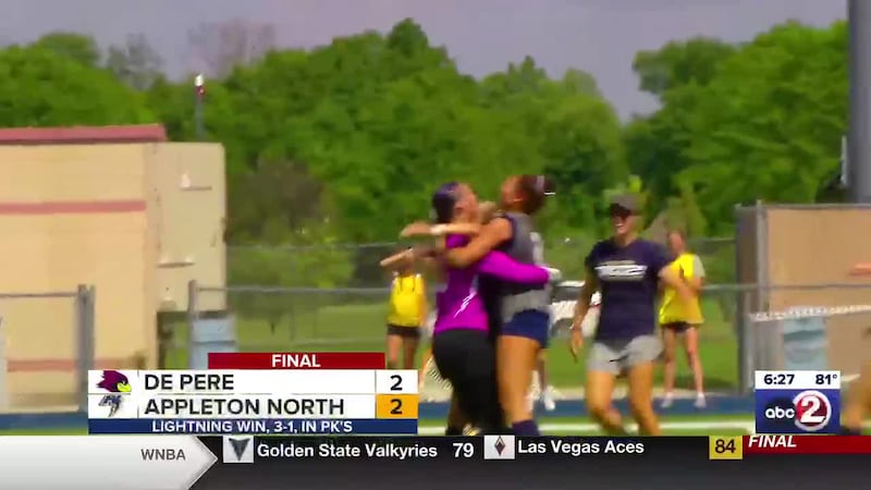 Lightning knock out De Pere in penalty kicks
