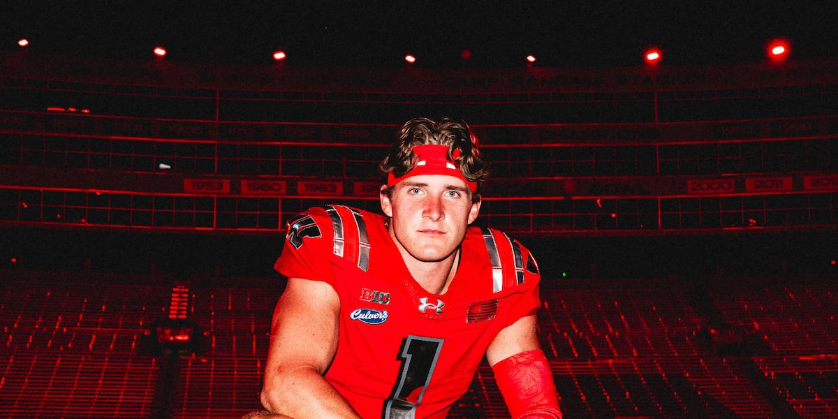 Badgers unveil red alternate uniforms for game at Lambeau Field