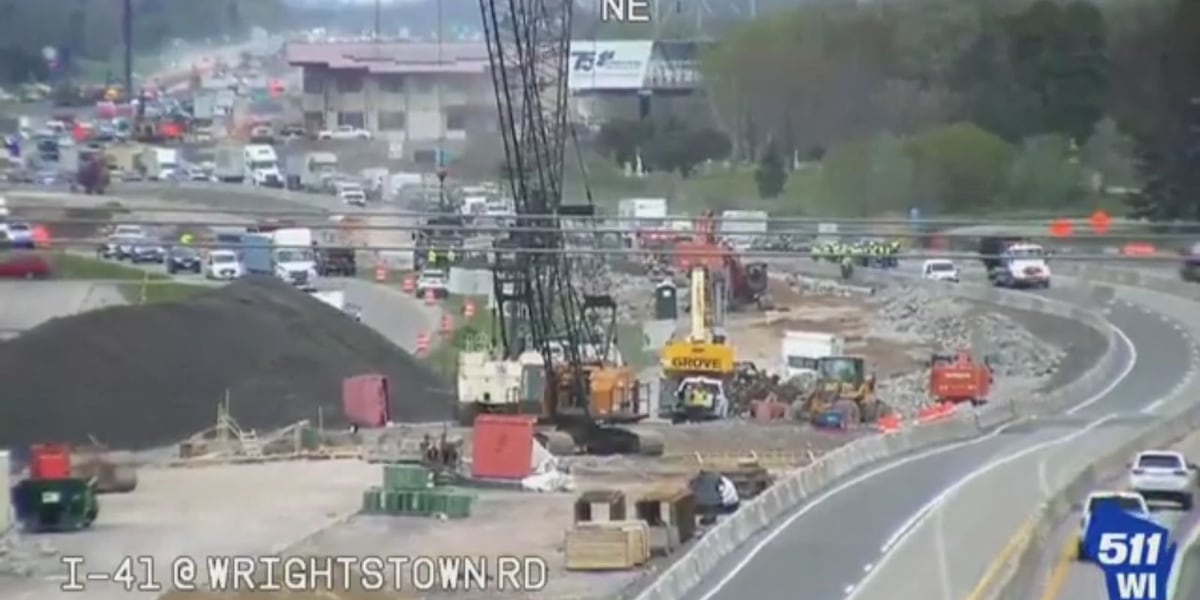 Car fire near Wrightstown Road briefly closes I-41 Southbound
